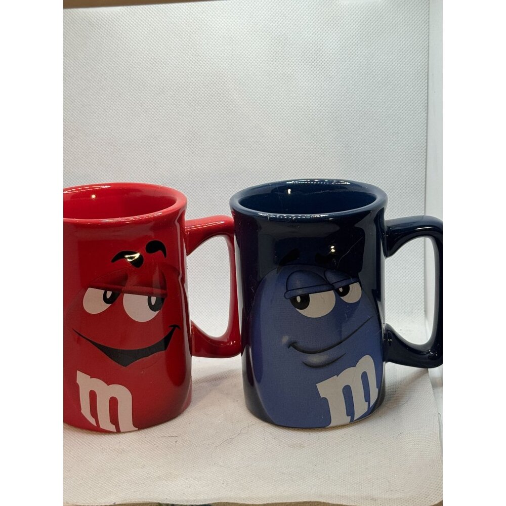 M&Ms Ceramic Coffee Mug Set Red & Blue Characters Licensed Collectibles 2011 Mad